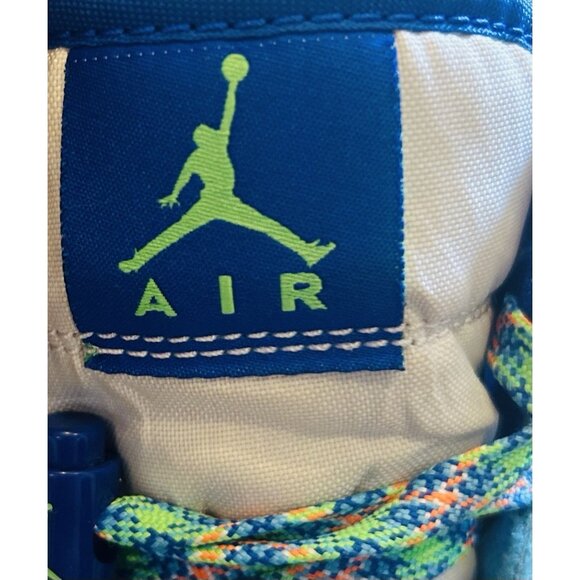 Nike Air Jordan 1 Mid SE Size 6.5Y Blue Green White DA8010-400 Youth Sneakers - Picture 4 of 16